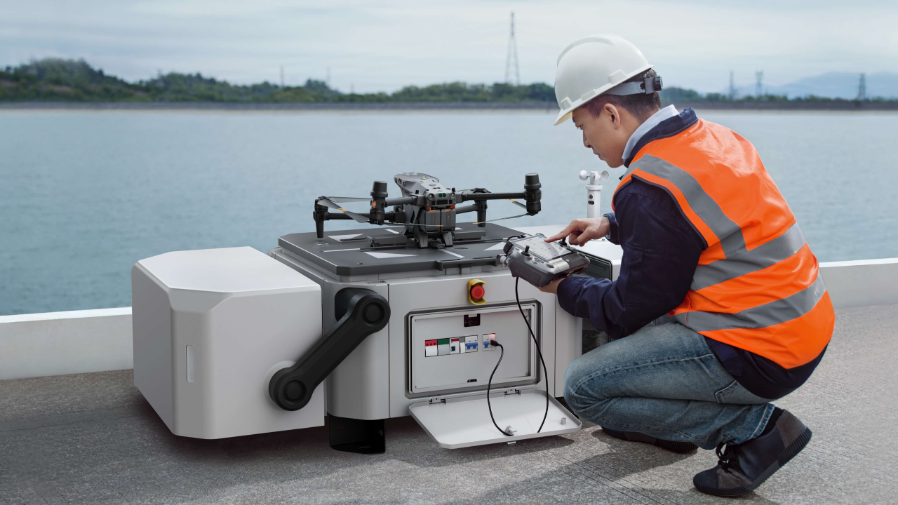DJI Dock for M30 - DroneDynamics.ca